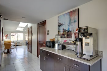 americas best value inn heath newark