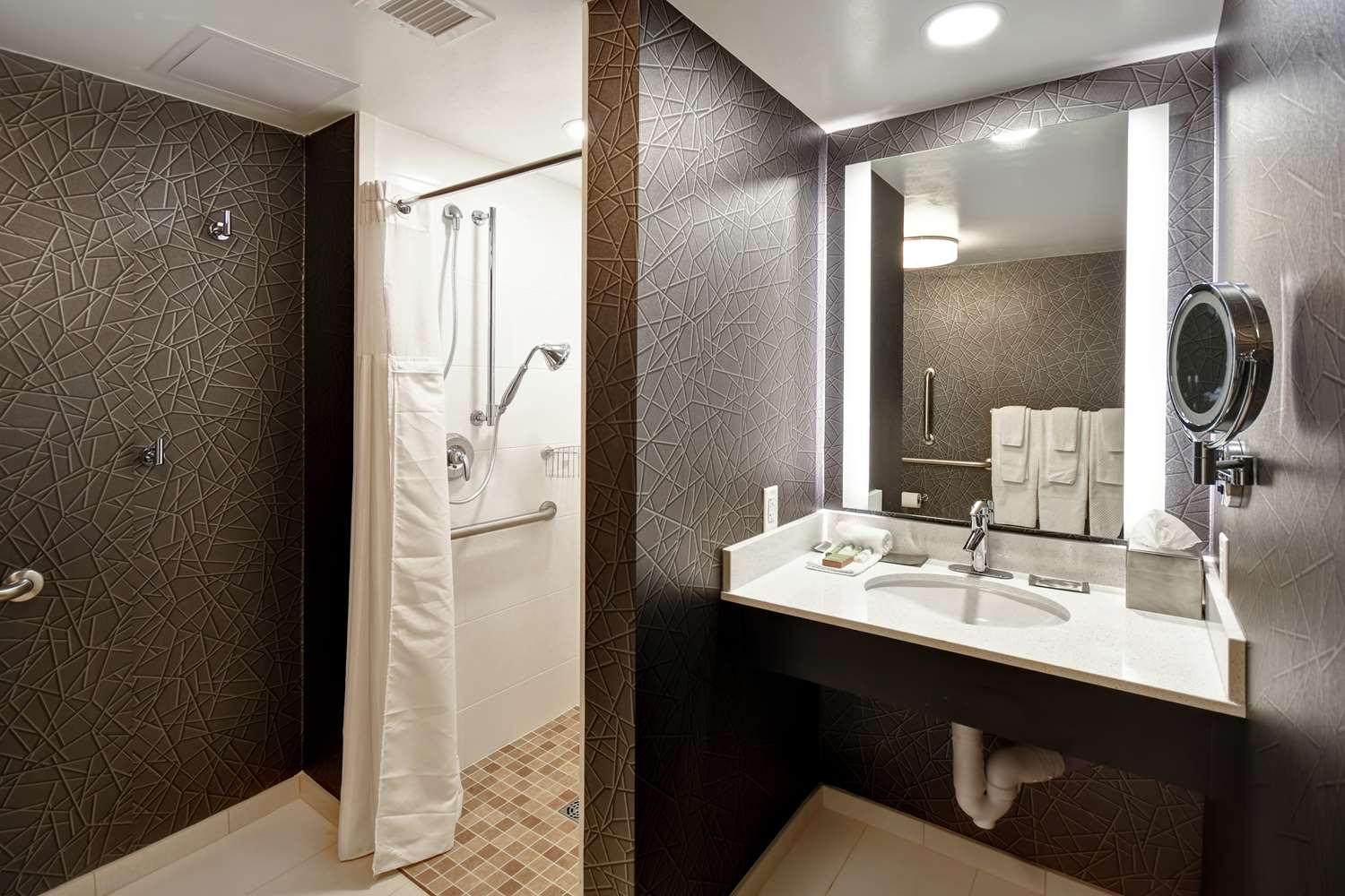 doubletree by hilton deadwood at cadillac jacks
