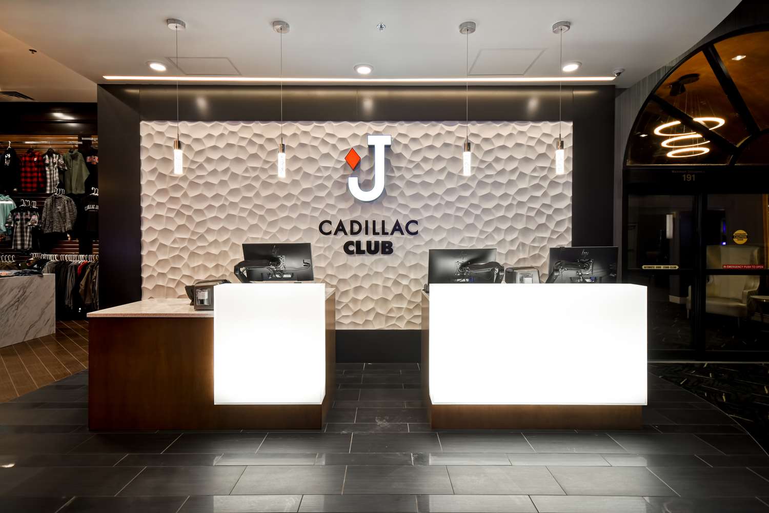 doubletree by hilton deadwood at cadillac jacks