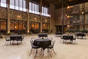Park Inn By Radisson Sharon,Hermitage>>Farrell,4 star