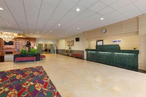 park inn by radisson sharon