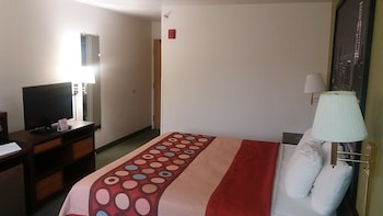 super 8 by wyndham west middlesex sharon area