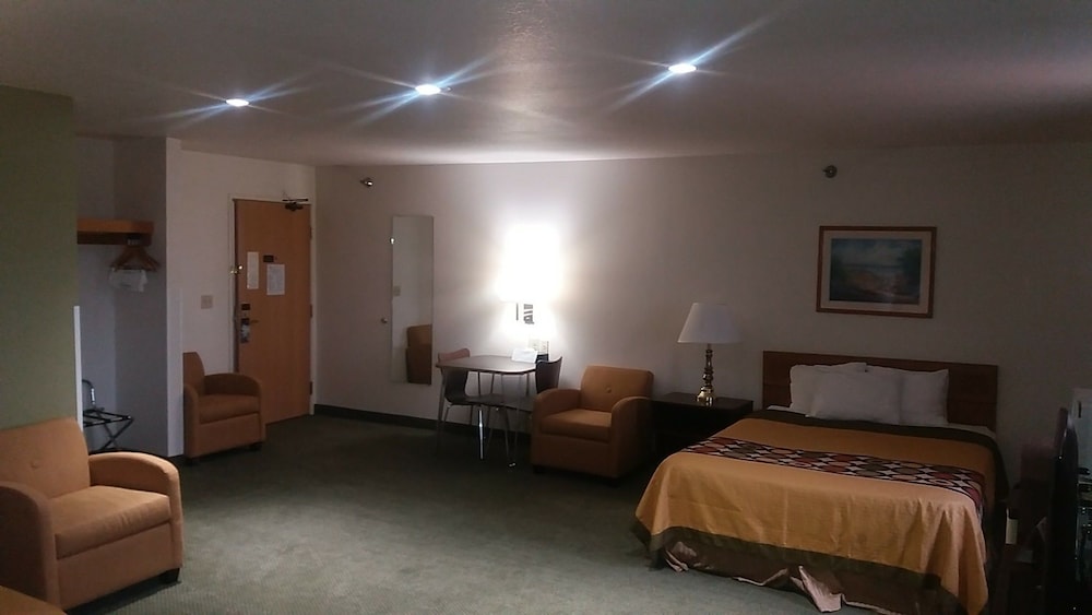 super 8 by wyndham west middlesex sharon area