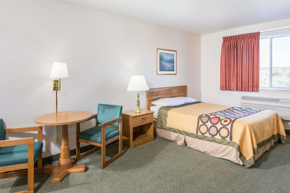 super 8 by wyndham west middlesex sharon area