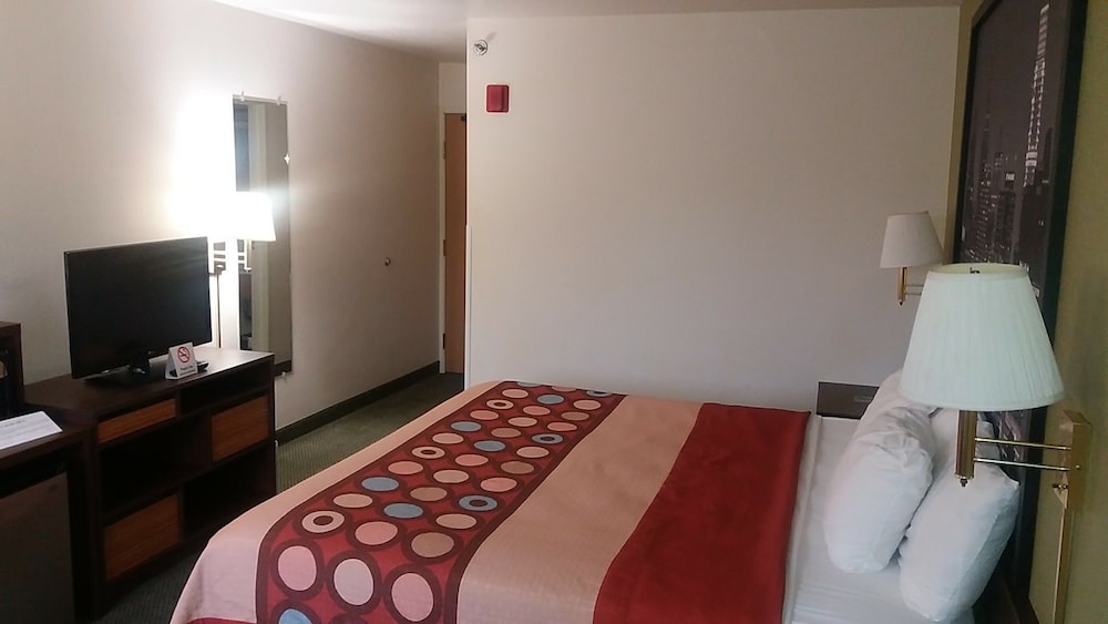 super 8 by wyndham west middlesex sharon area