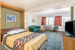 super 8 by wyndham west middlesex sharon area