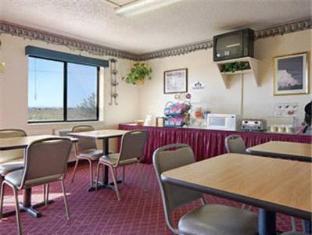 super 8 by wyndham carlsbad