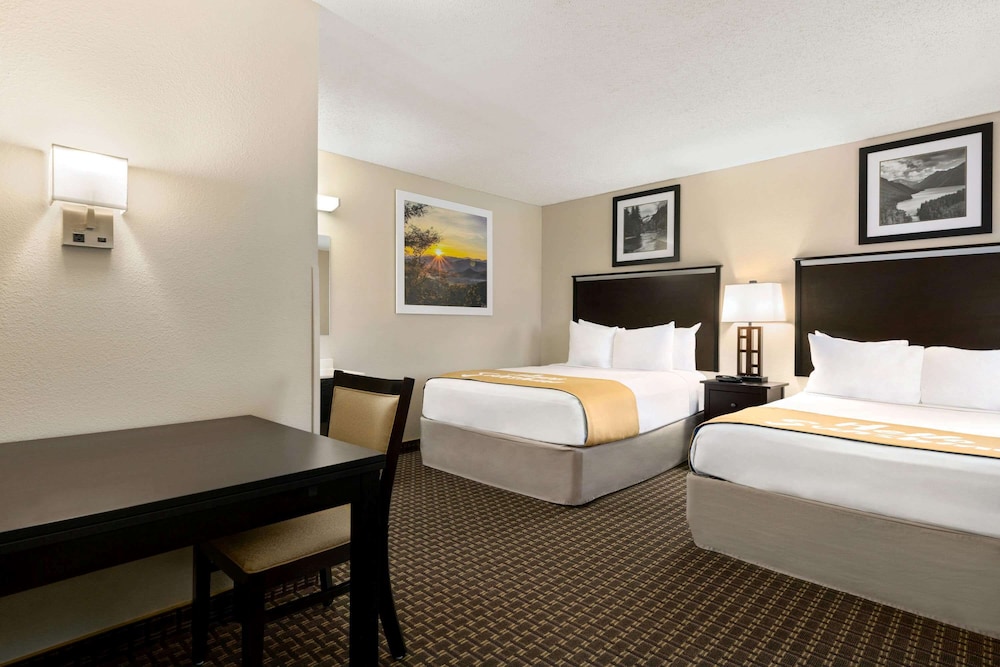 days inn by wyndham cortez