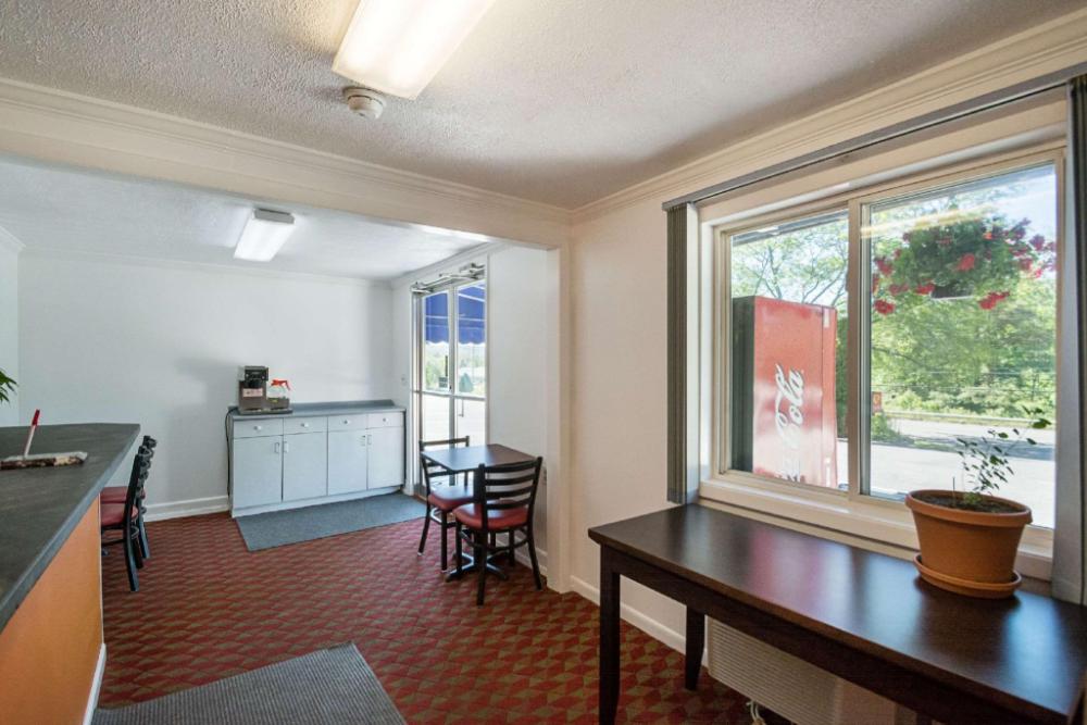 econo lodge lee great barrington