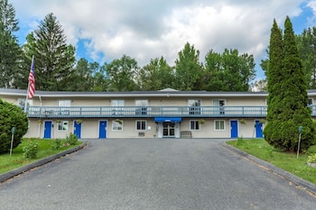 econo lodge lee great barrington