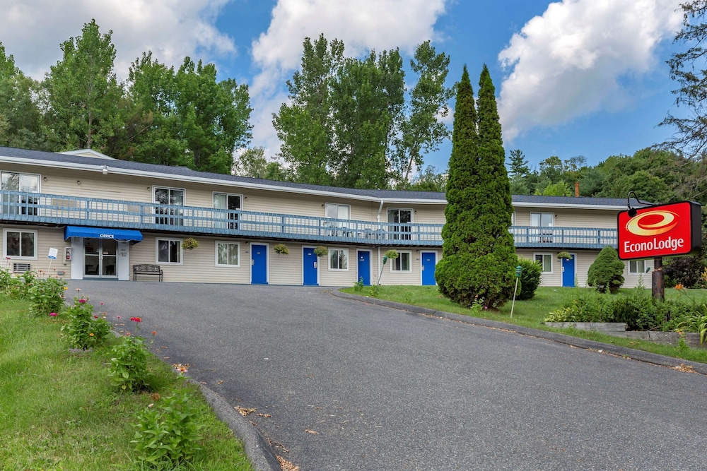 econo lodge lee great barrington