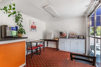 econo lodge lee great barrington