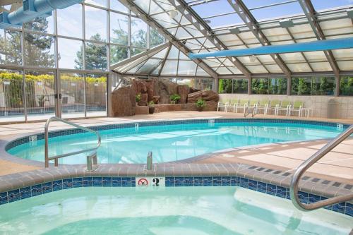 holiday inn express and suites richland by ihg