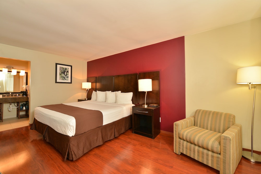 quality inn and suites phoenix nw sun city