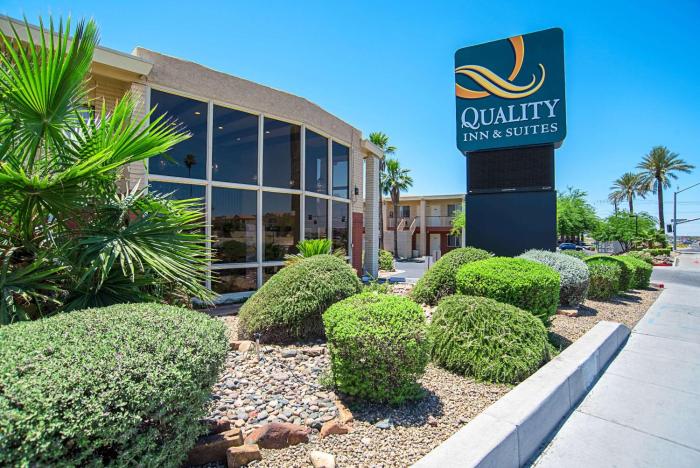 quality inn and suites phoenix nw sun city