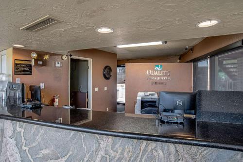 Quality Inn & Suites Phoenix Nw - Sun City,Goodyear>>Arizona,3 star