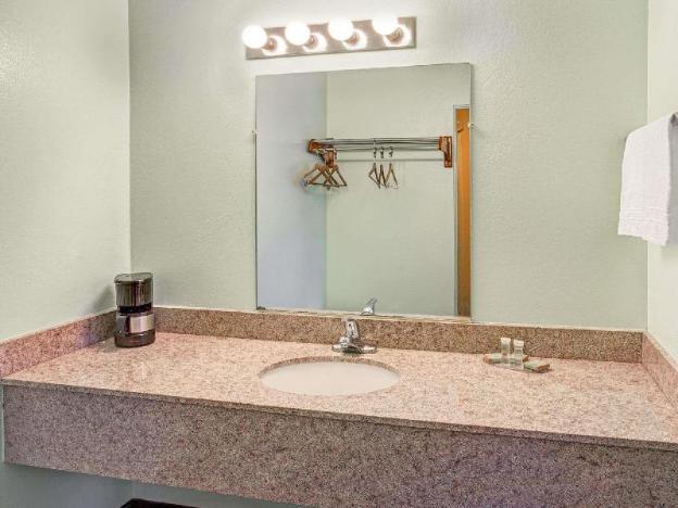 super 8 by wyndham yreka