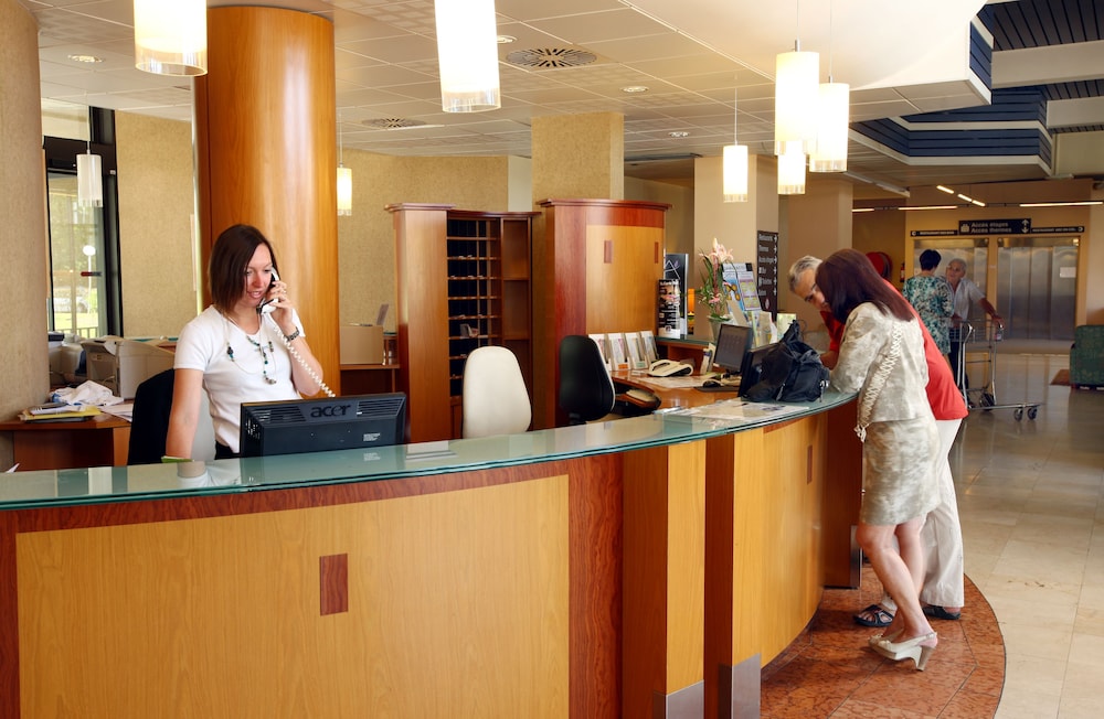 Brit Hotel Du Lac,Biarritz>>Amou,2 star