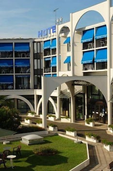 Brit Hotel Du Lac,Biarritz>>Amou,2 star