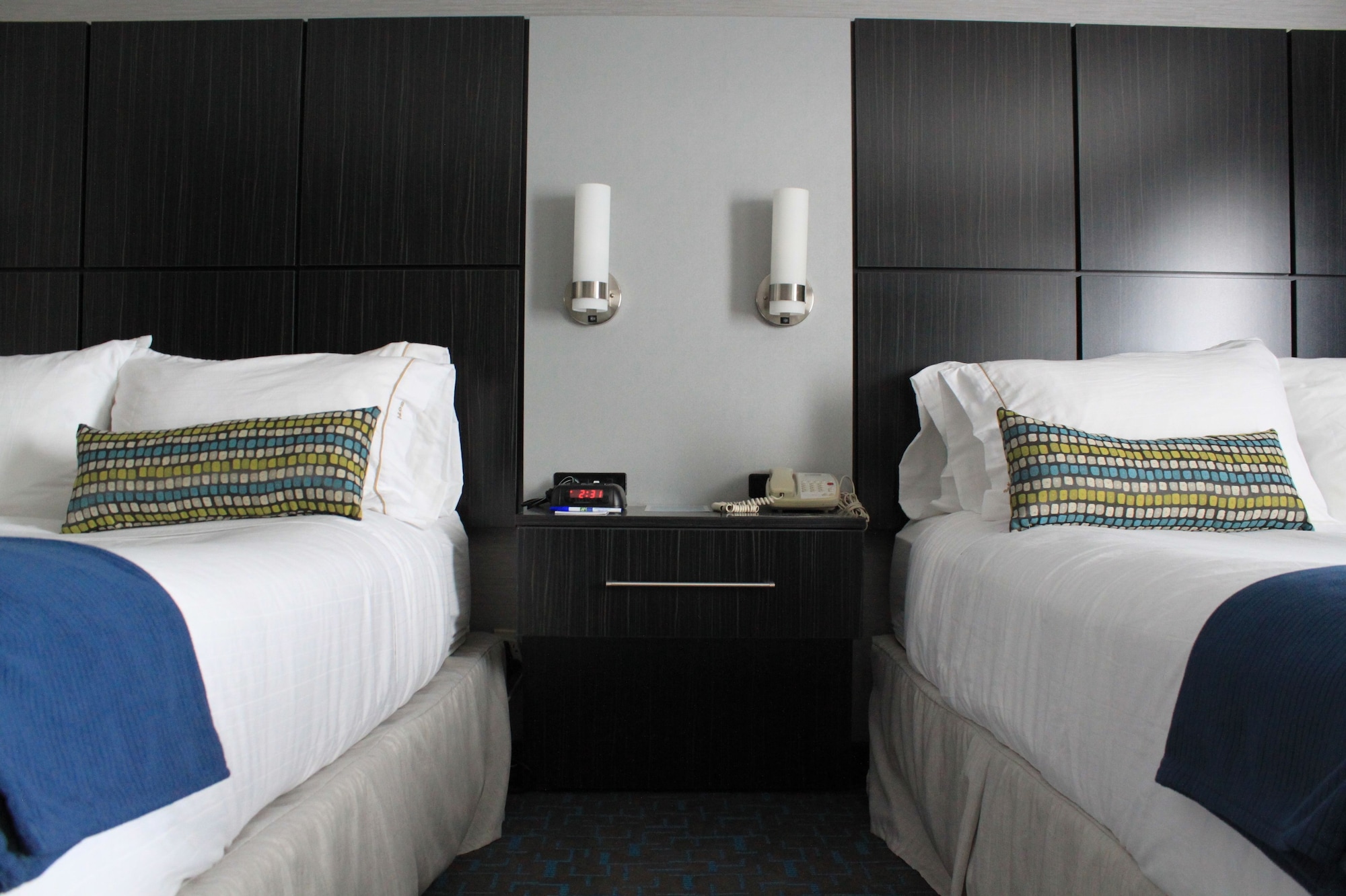 holiday inn express janesville i 90 and us highway 14 by ihg