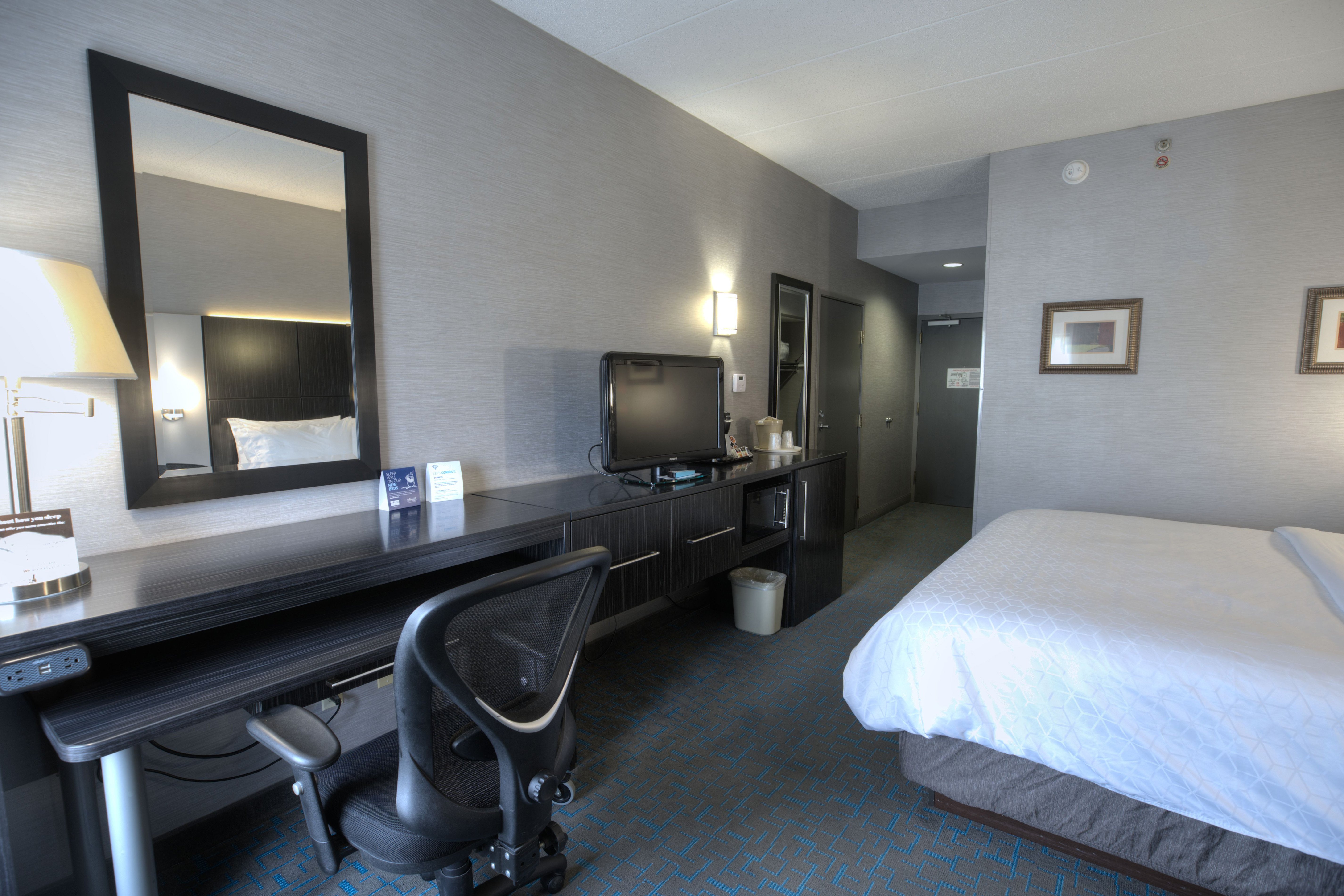 holiday inn express janesville i 90 and us highway 14 by ihg