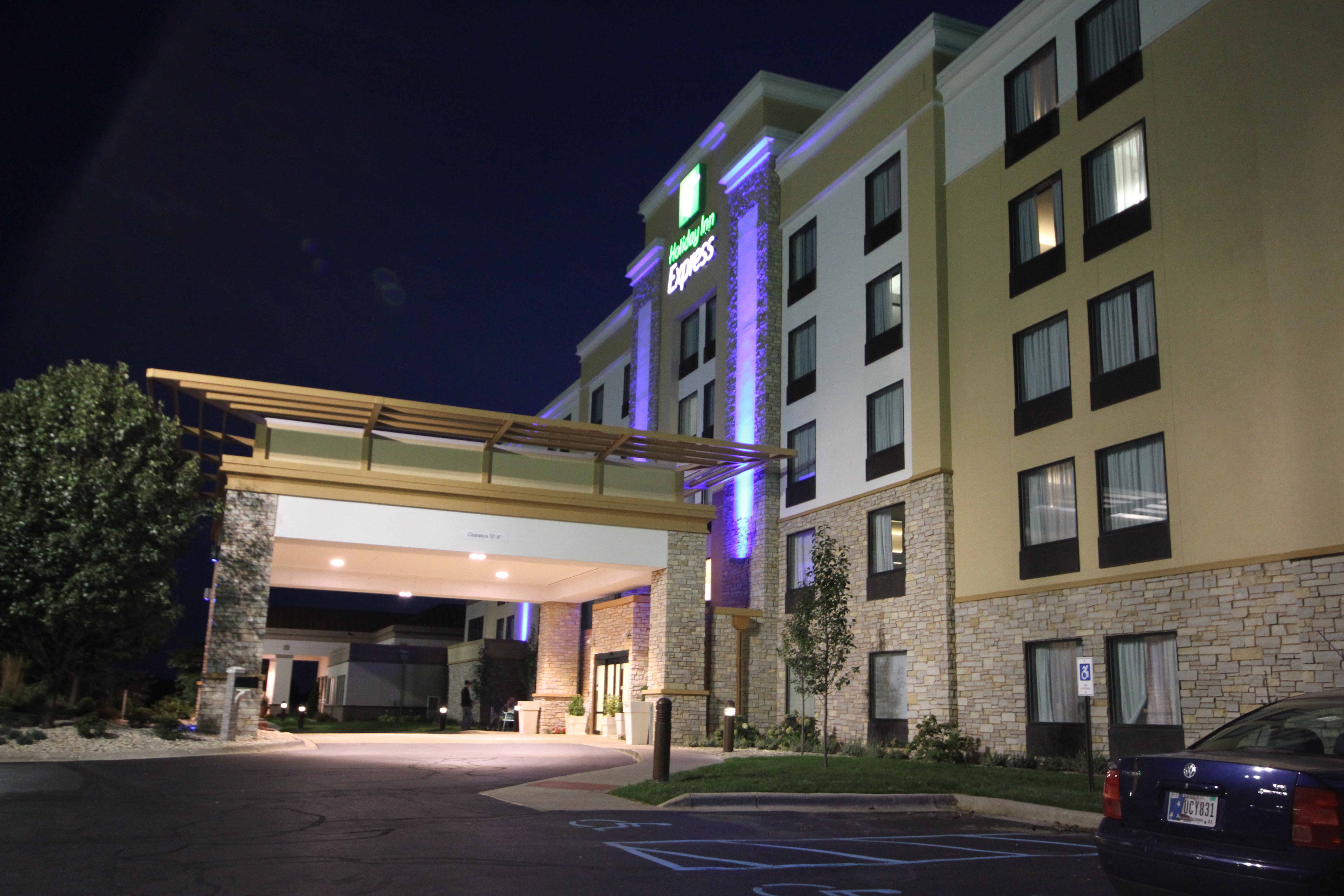 holiday inn express janesville i 90 and us highway 14 by ihg