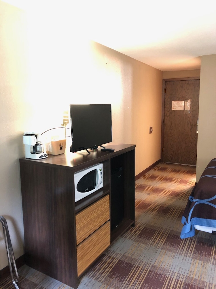 super 8 by wyndham mankato