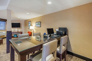 comfort inn university