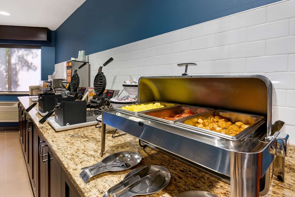 comfort inn university