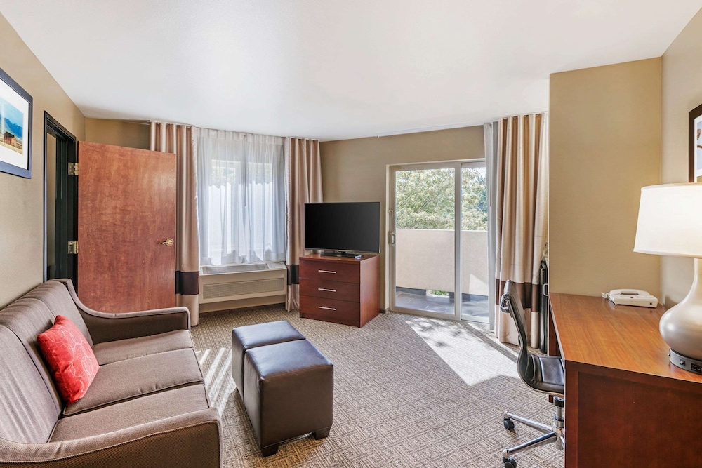 comfort inn university