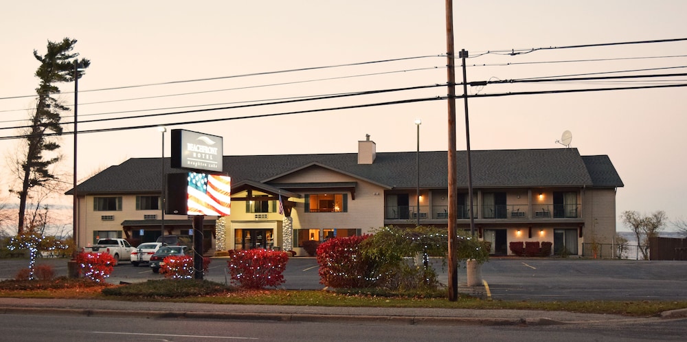 Beachfront Hotel,Near Pineview Highlands Golf Course,3 star