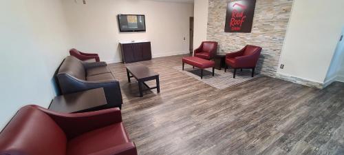 red roof inn lagrange
