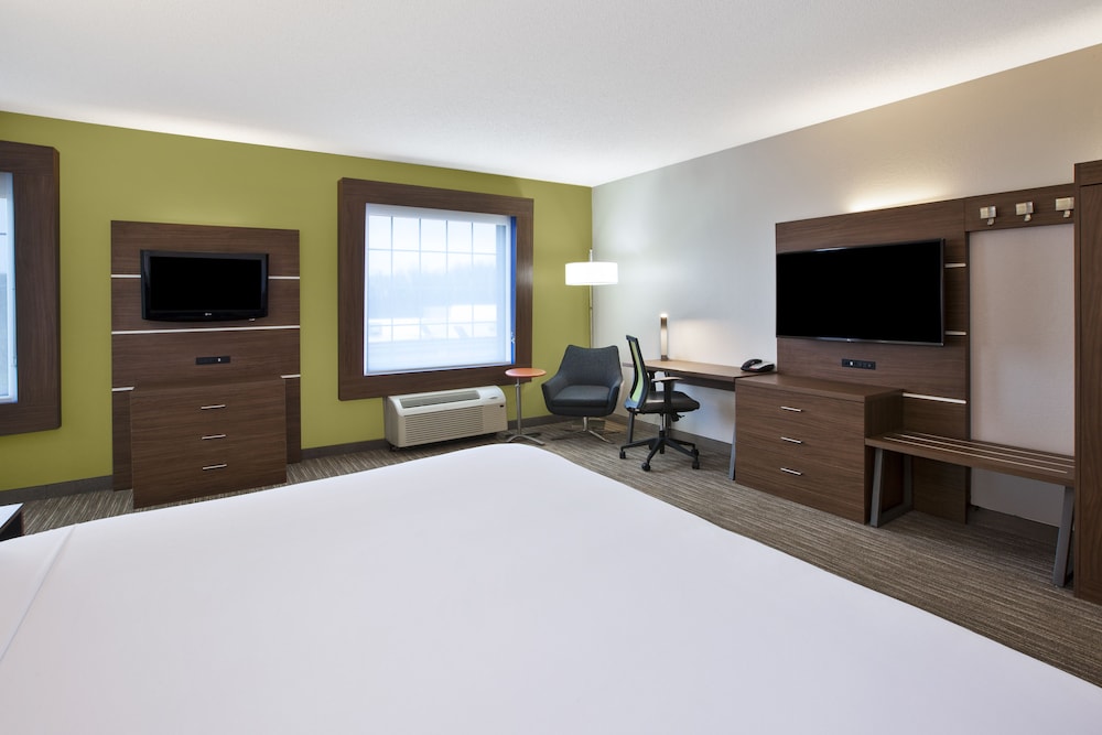 holiday inn express and suites manchester by ihg