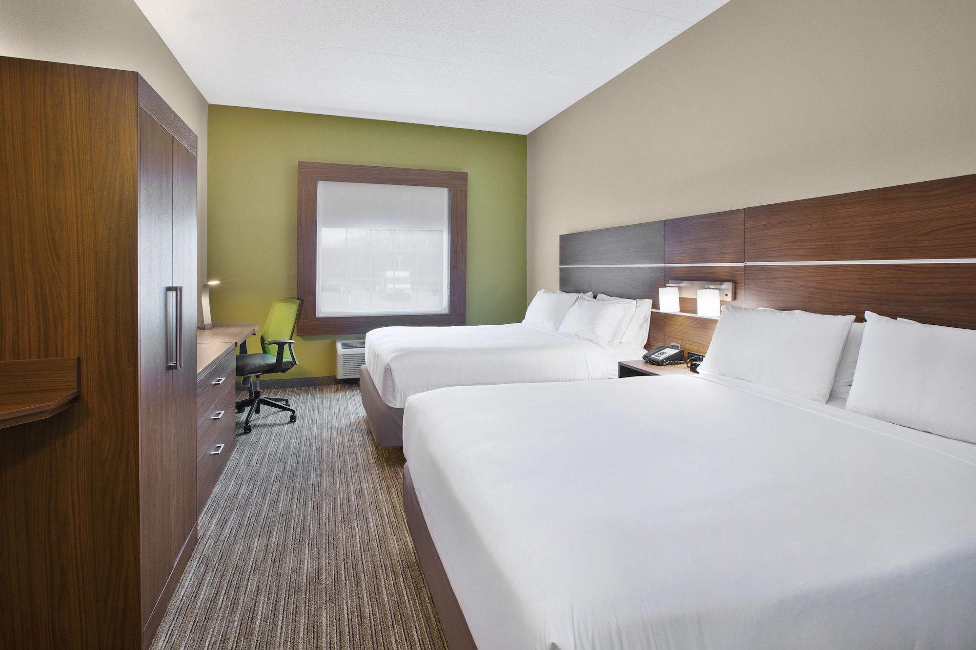 holiday inn express and suites manchester by ihg