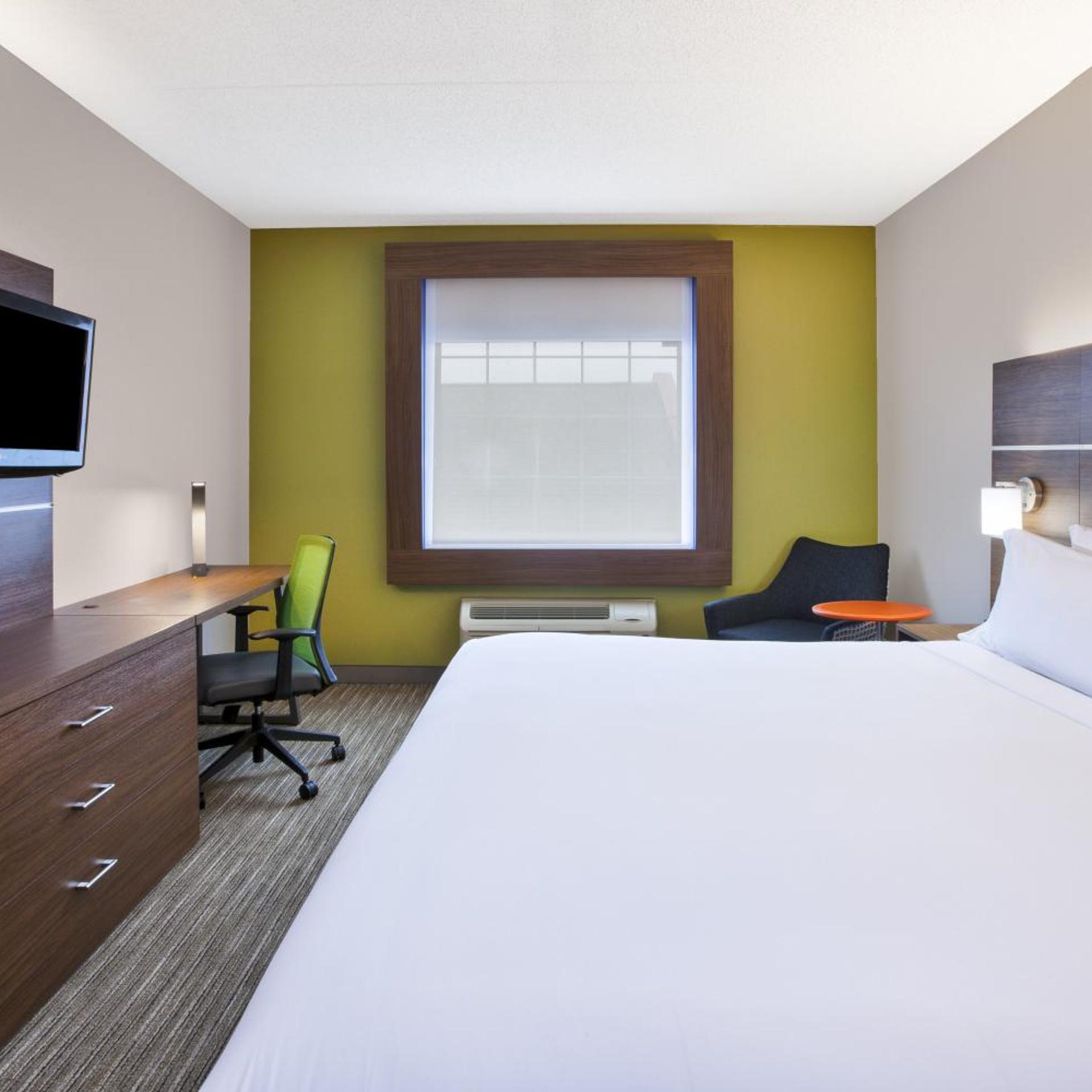 holiday inn express and suites manchester by ihg