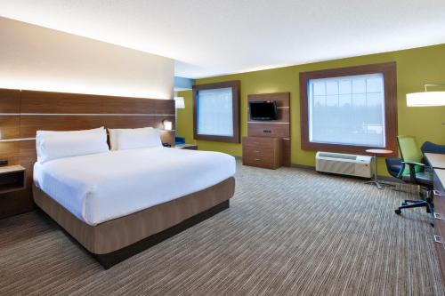 holiday inn express and suites manchester by ihg