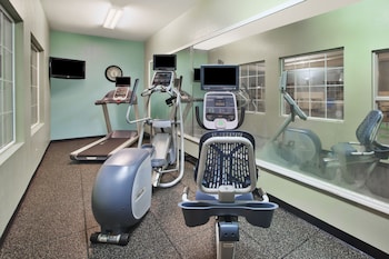 holiday inn express and suites manchester by ihg