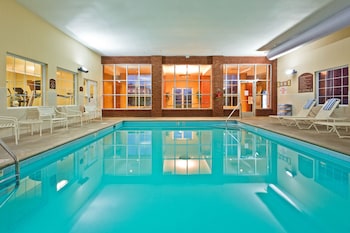 Holiday Inn Express & Suites Manchester By Ihg,Tennessee>>Manchester,3 star