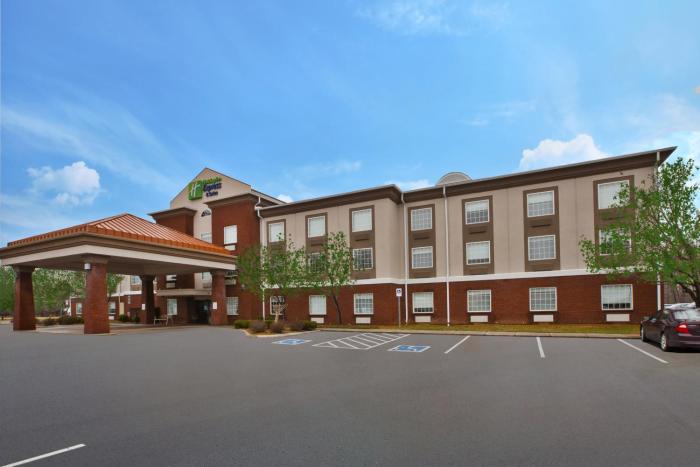 holiday inn express and suites manchester by ihg