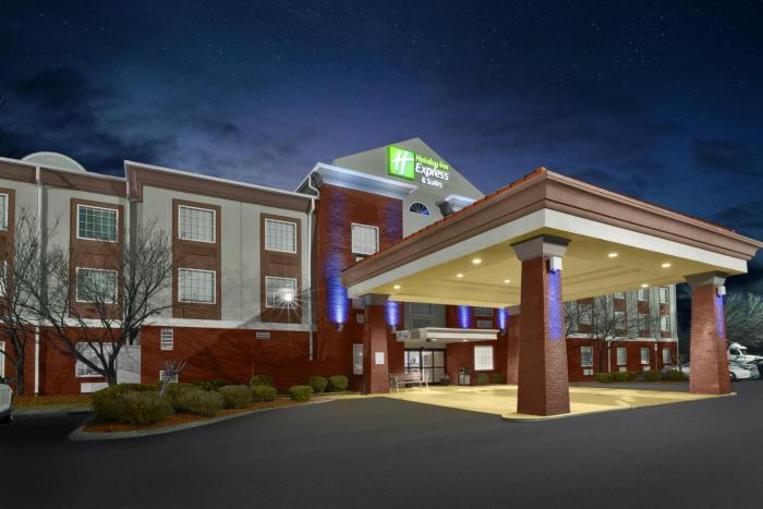 holiday inn express and suites manchester by ihg