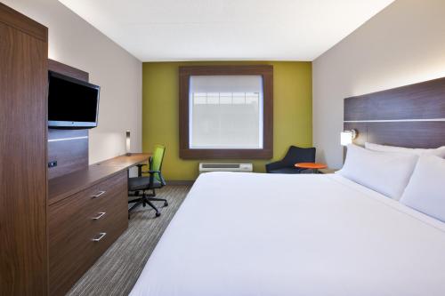 holiday inn express and suites manchester by ihg