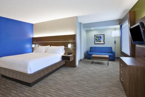 holiday inn express and suites manchester by ihg