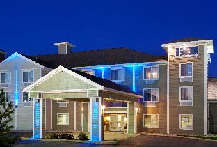 holiday inn express and suites new buffalo by ihg