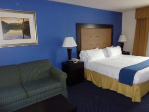 Holiday Inn Express & Suites New Buffalo By Ihg,Lakeside>>Benton Harbor,3 star
