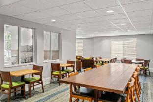 holiday inn express and suites new buffalo by ihg