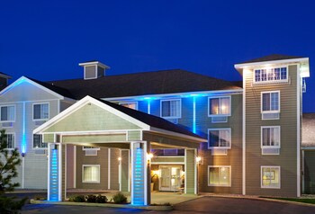 holiday inn express and suites new buffalo by ihg