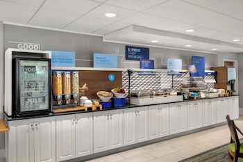 holiday inn express and suites new buffalo by ihg