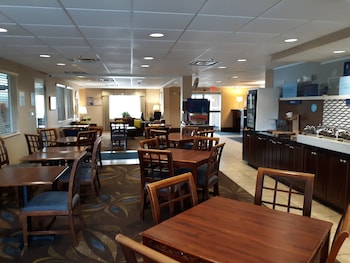 holiday inn express and suites new buffalo by ihg
