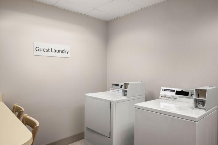 holiday inn express and suites new buffalo by ihg