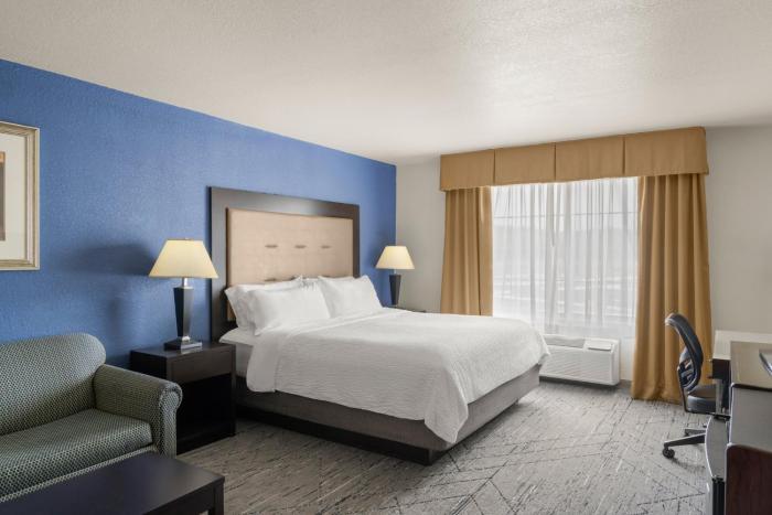 holiday inn express and suites new buffalo by ihg
